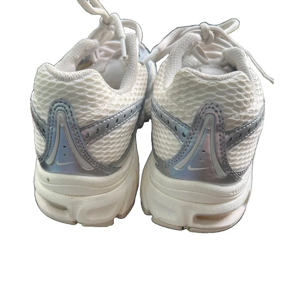 Nike V2K Run Premium Women Size 8 Light Bone Viotech Running shoes Low top